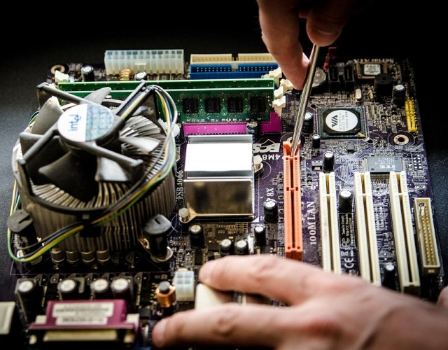 Serwisant komputerowy