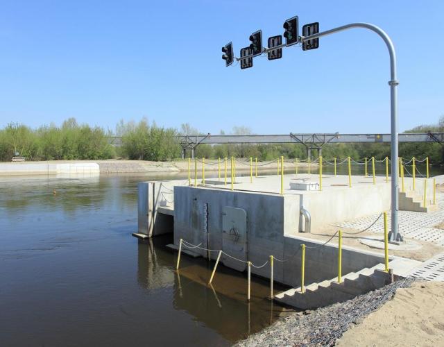 Nowatorski jaz na Narwi przy elektrowni w Ostrołęce