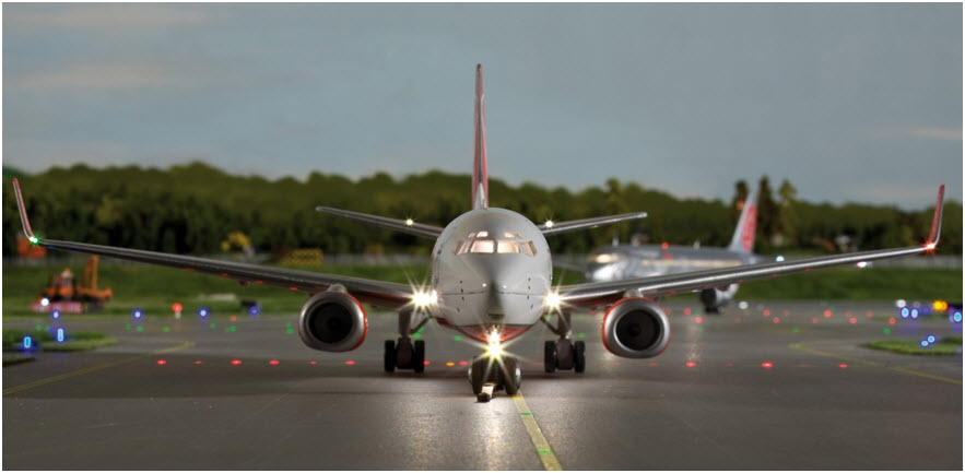 Precyzyjne lądowanie na lotnisku Knuffingen w hamburskim „Miniatur Wunderland” (źródło: Miniaturwunderland Hamburg)