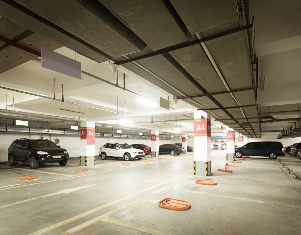 Odpowiednie oświetlenie zapewnia bezpieczeństwo fot. Shutterstock