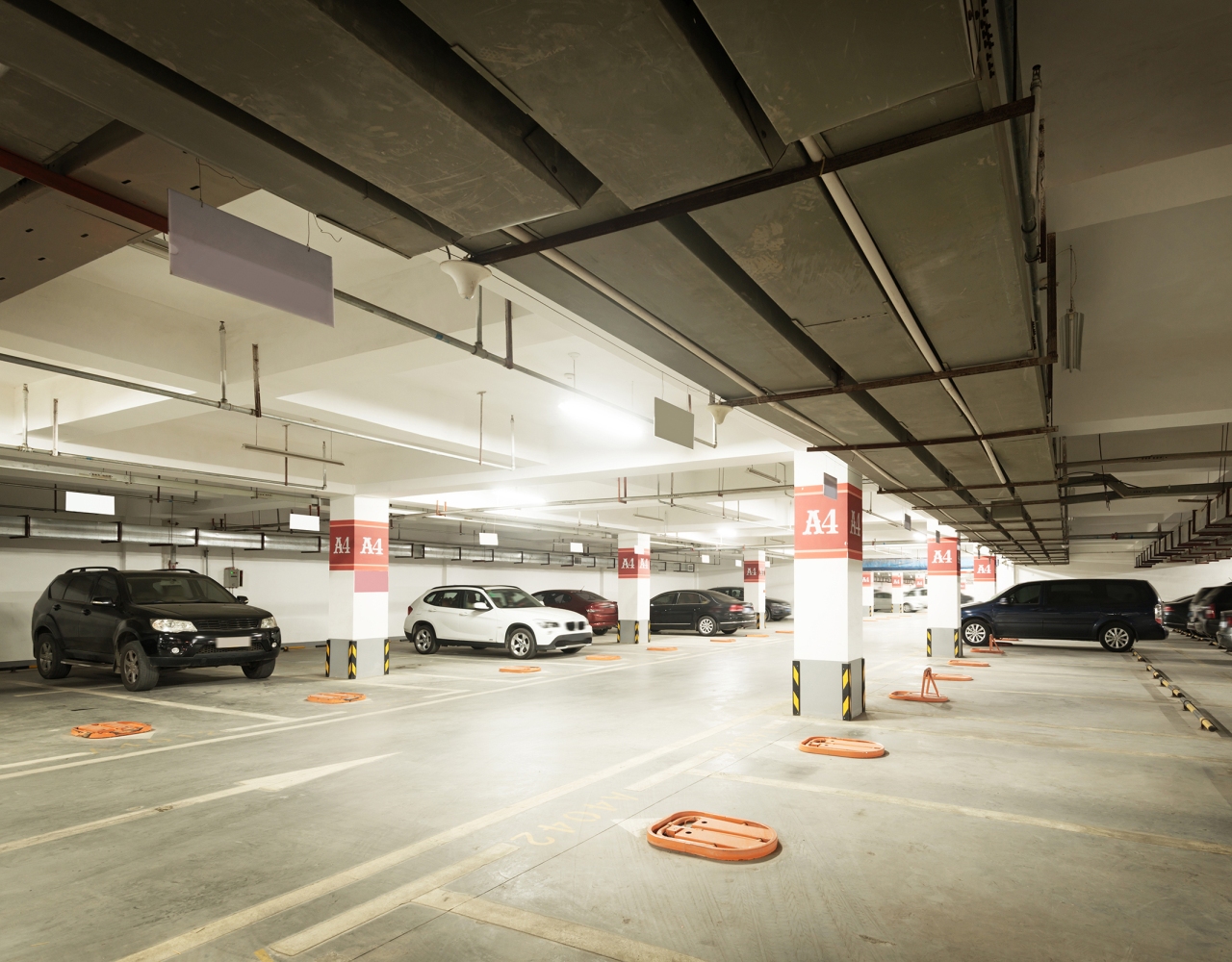 Odpowiednie oświetlenie zapewnia bezpieczeństwo fot. Shutterstock