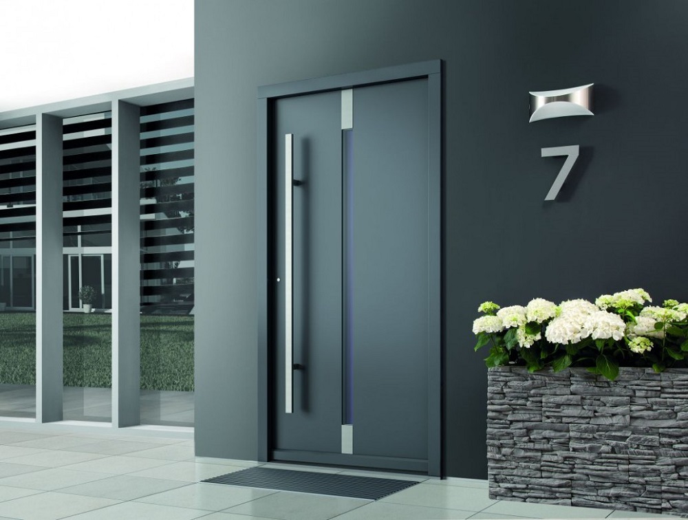 Konserwacja i czyszczenie drzwi zewnętrznych