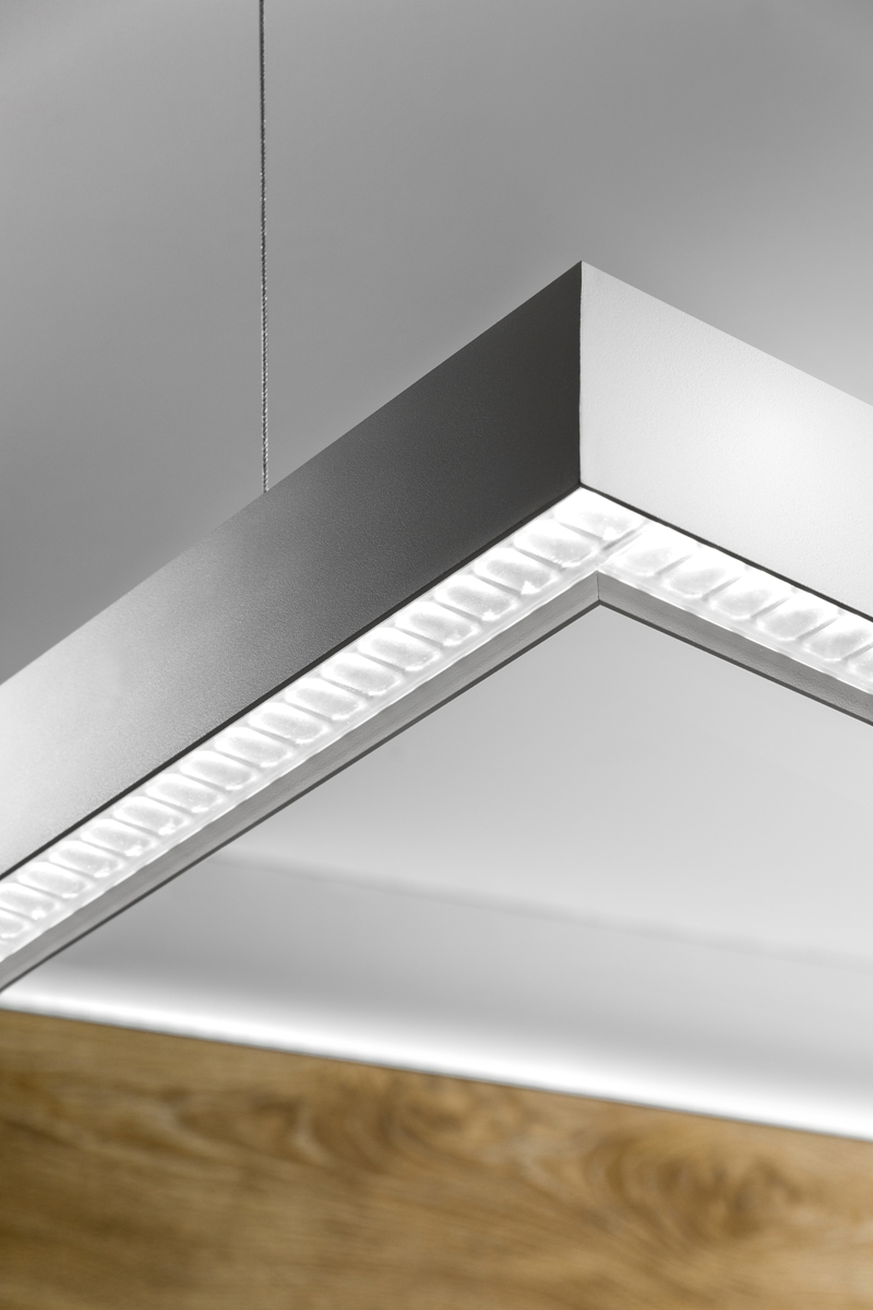 Oprawa zwieszana OMEGA