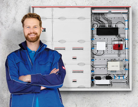 ABB wprowadza nowe, kompaktowe rozdzielnice ComfortLine CA oraz puste obudowy naścienne