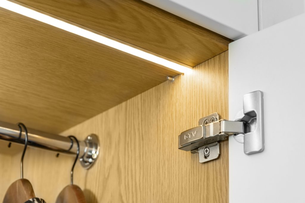 Profile do taśm LED w aranżacji przestrzeni