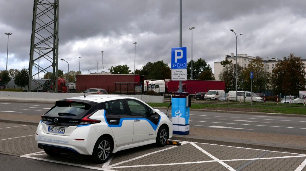 Pierwsza w Polsce stacja ładowania na słupie oświetleniowym w Porcie Gdynia