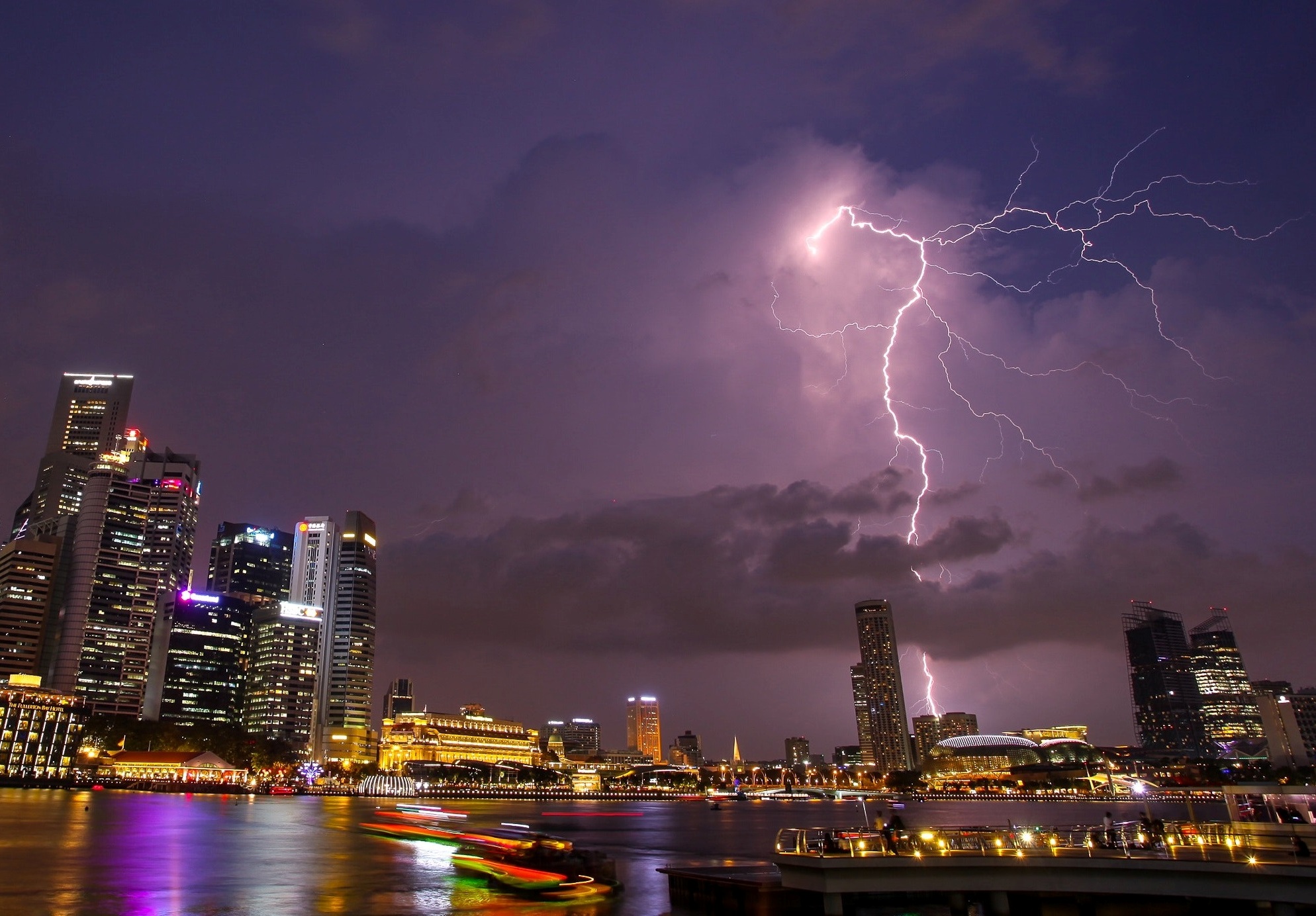 Wyładowanie atmosferyczne w czasie burzy