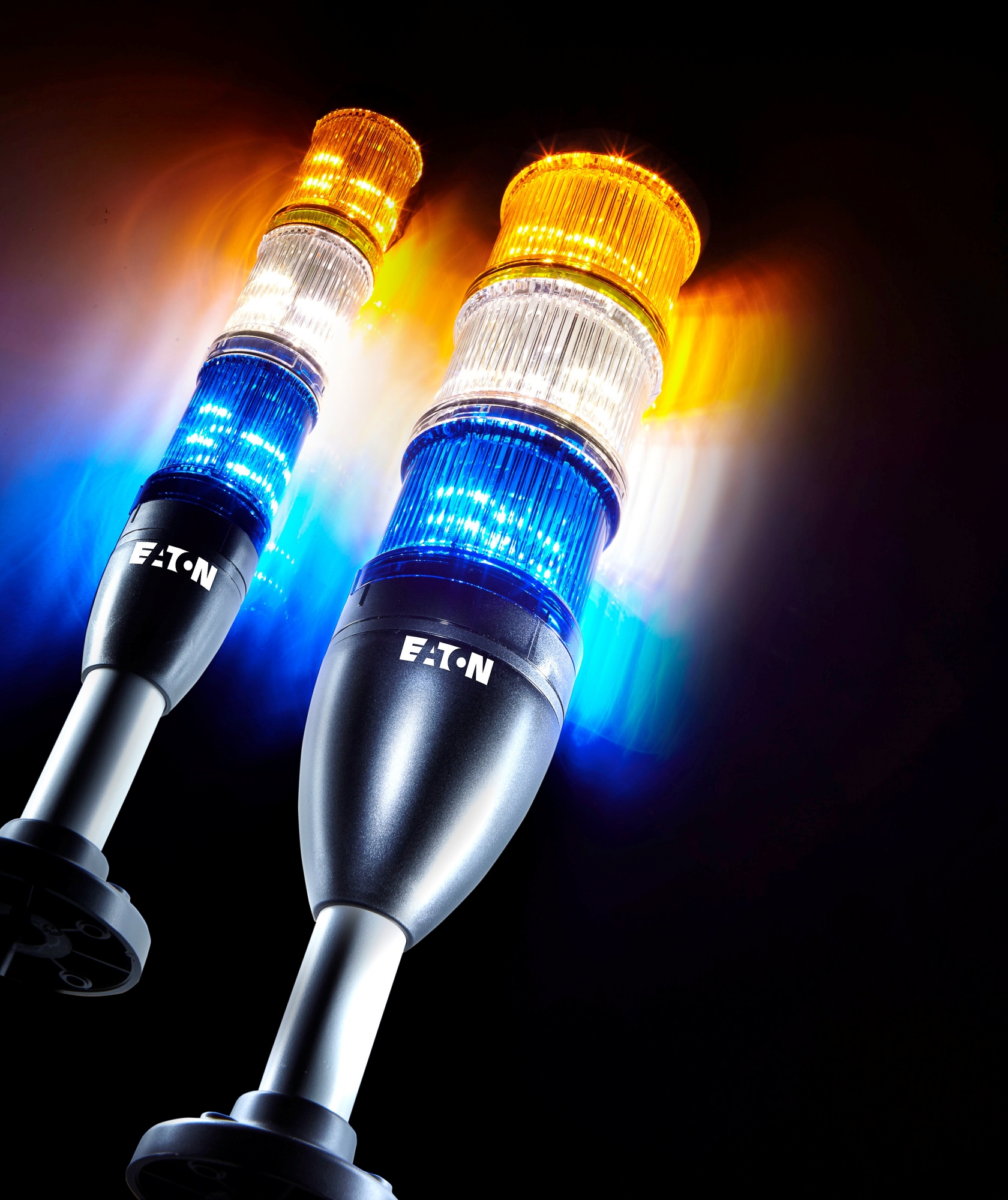 Widoczne i wytrzymałe kolumny sygnalizacyjne Eaton SL4 i SL7