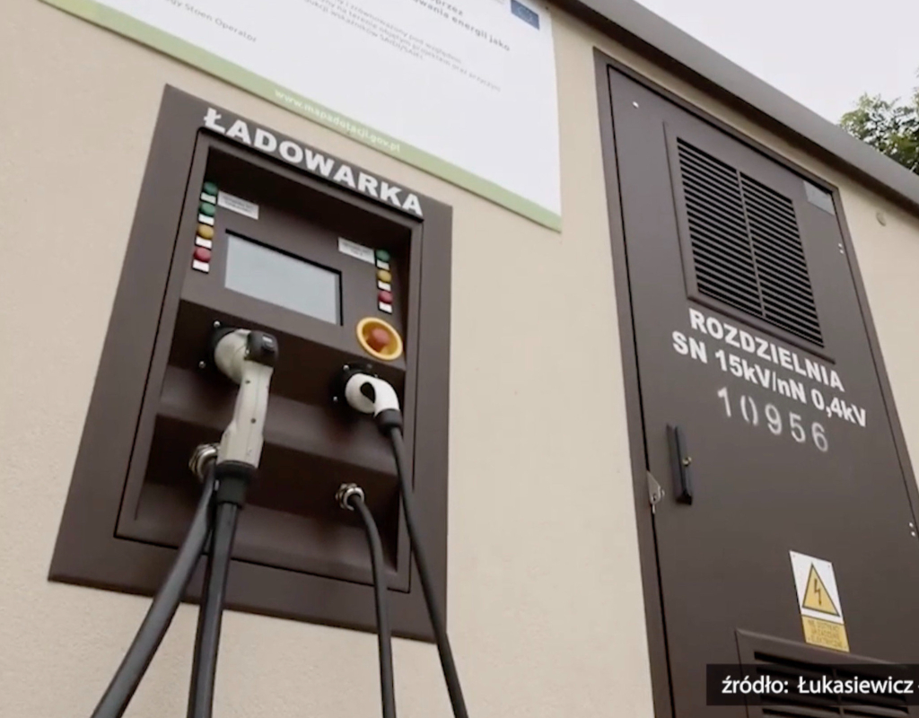 Audi A3 Sportback e-tron podczas ładowania