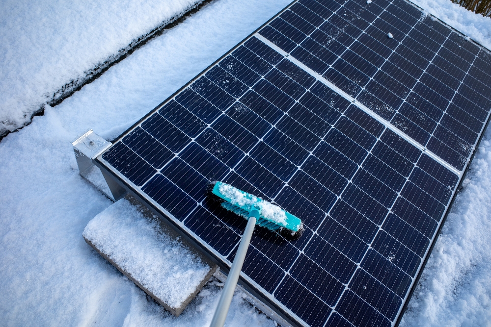 Odśnieżanie paneli fotowoltaicznych