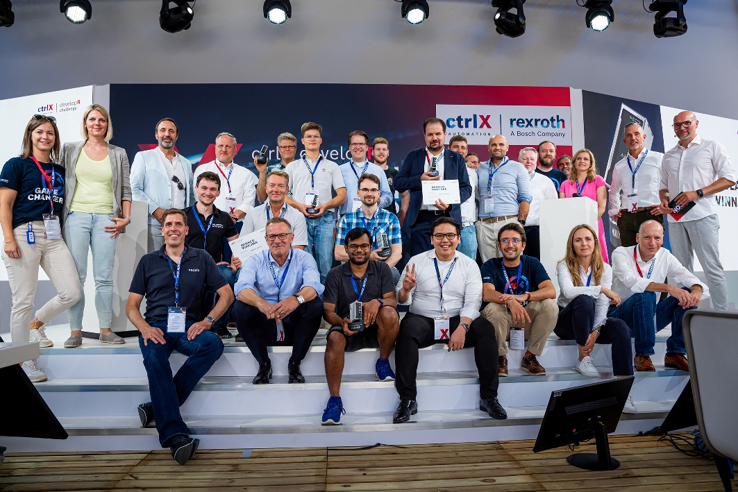 Pięciu finalistów konkursu ctrlX developR Challenge przekonało jury do swoich innowacyjnych pomysłów. (Źródło ilustracji: Bosch Rexroth AG)