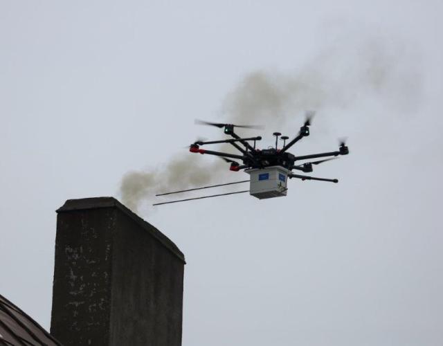 Antysmogowy dron analizuje skład dymu na Śląsku