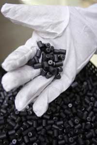 Rys. 1. Jedna pastylka wystarczy na wyprodukowanie 600kWh energii elektrycznej, co daje ¼ rocznego zapotrzebowania w energię średniego polskiego gospodarstwa domowego.