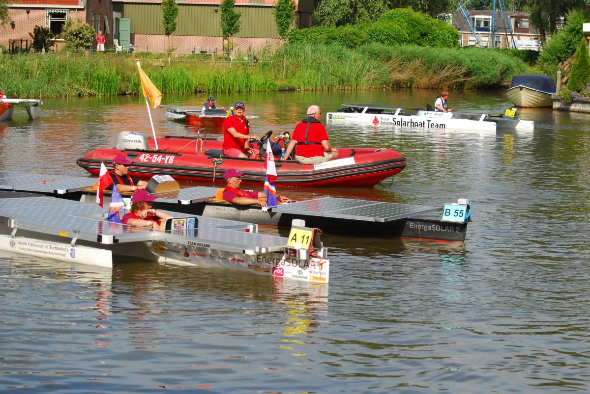 Solar boats race