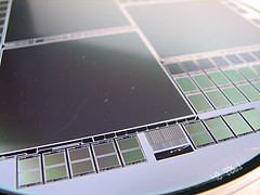 Prof. Jachowicz: Technologie półprzewodnikowe to fascynujące wyzwania badawcze