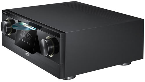 BD-D7000 – mały, kompaktowy odtwarzacz 3D Blu-ray ze stylową, srebrną obudową. Oferuje wszystkie funkcje modelu BD-D6700, ale ma tylko jeden port HDMI.