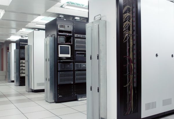 Oprogramowanie SPIRIT automatycznie wyłączy zbędnie pracujące serwery w celu oszczędzania energii