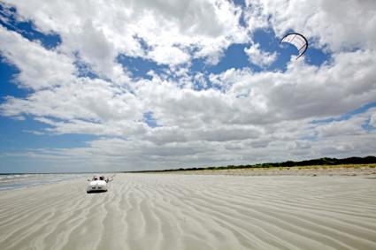 Napędzany wiatrem samochód pokonał 5000km w testowej jeździe w Australii