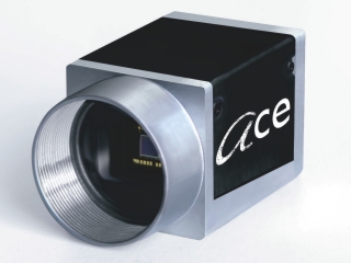 Nowe modele kamer Basler ace są wyposażone w 2- i 4-megapikselowe czujniki firmy CMOSIS, osiągające odpowiednio prędkość przy pełnej rozdzielczości do 340 i 180 ramek na sekundę. Dzięki globalnej migawce, mogą być z powodzeniem wykorzystywane do systemów z szybko poruszającymi się obiektami. Mimo wyposażenia w interfejs Camera Link spełniający opcjonalnie standard PoCL, nowe modele zachowały niezwykle mały rozmiar obudowy o podstawie 29 x 29 mm, czyniąc je najmniejszymi na świecie w klasie szybk