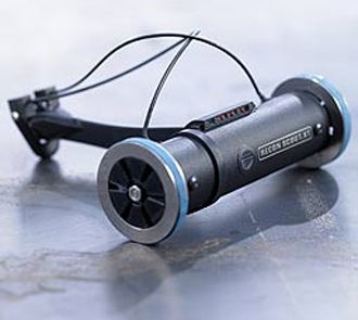 Roboty powstały przy współpracy Centrum Morskich i Kosmicznych Systemów Broni(SPAWAR) USA i firmy ReconRobotics