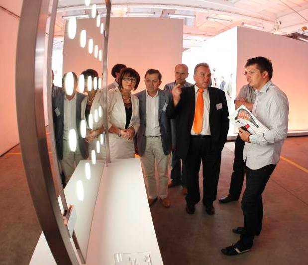 Lampy OLED prezentowane podczas Building KnowLEDge