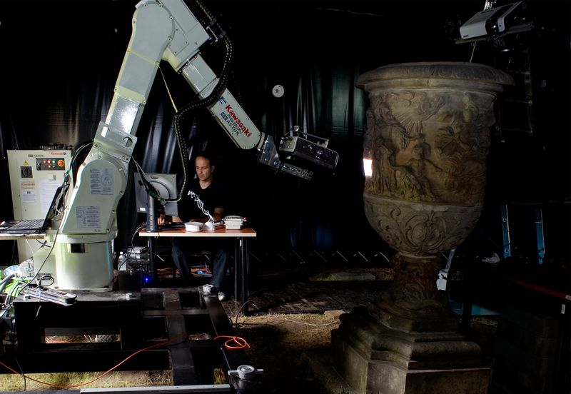 Robot Kawasaki na usługach sztuki