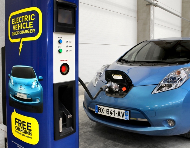 Nissan planuje instalację ładowarek w całej Europie