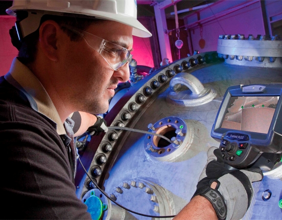 Analizy reaktorowe, prowadzone w Zespole Analiz Reaktorowych Centrum Informatycznego Świerk w Instytucie Problemów Jądrowych, polegają na wielokrotnych symulacjach zjawisk, jakie zachodzą lub mogą zajść zarówno podczas zwykłej eksploatacji elektrowni jądrowej, jak i w najmniej prawdopodobnych sytuacjach awaryjnych.