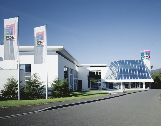 Światowa siedziba główna Rittal w Herborn: wraz z nową spółką zależną w Indonezji zarządza w sumie 64 spółkami-córkami na całym świecie
