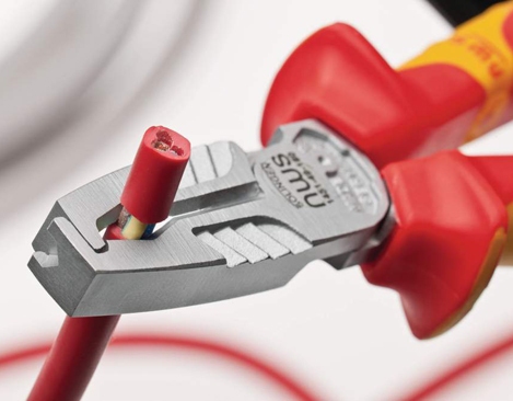 Multifunkcyjne szczypce do ściągania izolacji NWS MultiCutter 1451-49VDE-180