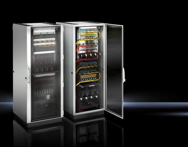 Na bazie platformy "Rittal – The System." firma przedstawia na it-sa rozwiązania o wysokim poziomie bezpieczeństwa i efektywności – takie jak nowy rack "TS IT"