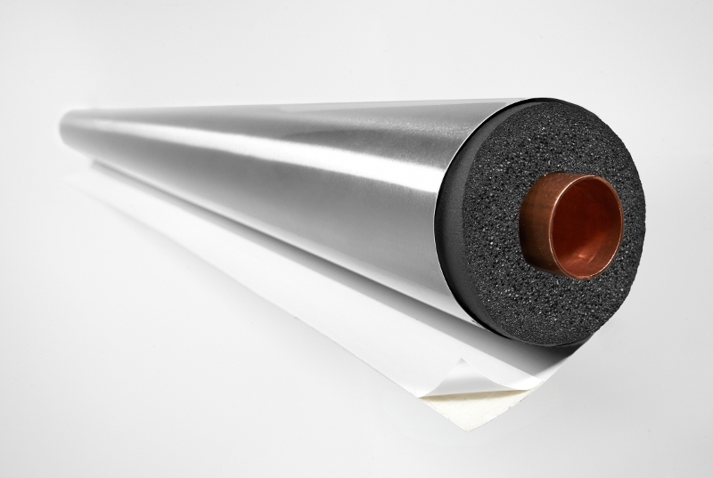 Arma-Chek Silver jest elastyczną osłoną, na którą składa się podwójna warstwa aluminium oraz podkład z PVC