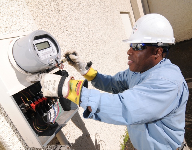 Instalacja nowego inteligentnego licznika energii elektrycznej