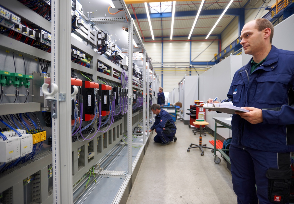 Producenci otrzymają wsparcie przy projektowaniu i dokumentacji zgodnych z normami rozdzielni Rittal Ri4Power w nowej wersji 6.1 oprogramowania planistycznego "Rittal Power Engineering"