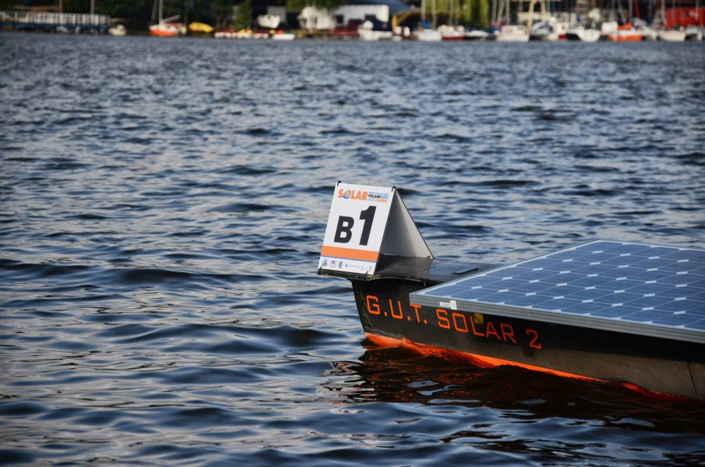 "Od świtu do zmierzchu" czyli Regaty łodzi solarnych Iława 2013