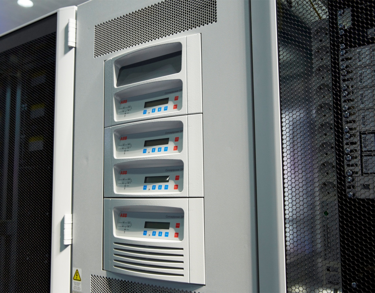 W przyszłości Rittal będzie stosował 3-fazowe systemy UPS w formie standardowych modułów ABB i jednocześnie korzystał z dodatkowych usług lokalnych ABB.