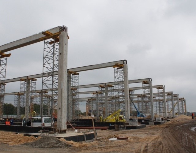 Wykonanie kompletnych instalacji elektrycznych zewnętrznych i wewnętrznych w obiekcie magazynowym w Polkowicach