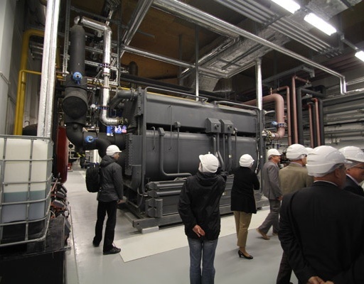 Instalacja trigeneracji, wytwarzająca równocześnie prąd, ciepło oraz chłód we Wrocławskim Parku Technologicznym.