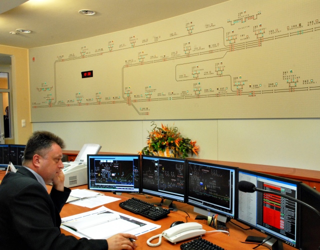 Dyspozytornia ruchu sieciowego w siedzibie PKP Energetyka S.A.