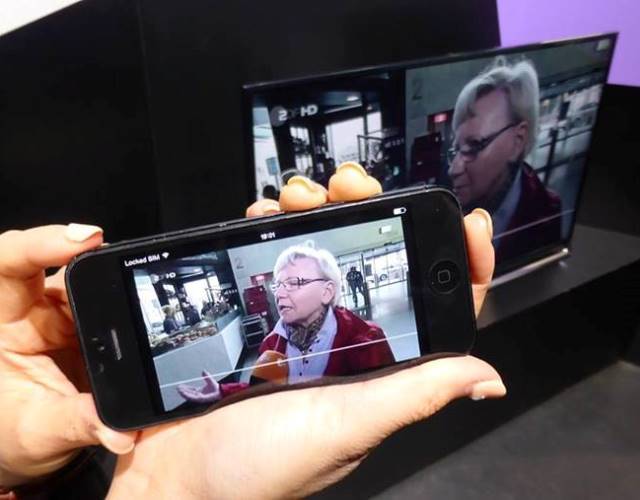 TV Anywhere", która umożliwia streamowanie materiału (również na żywo) za pośrednictwem sieci Wi-Fi/3G.