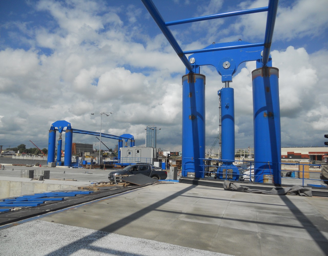 Napęd i sterowanie rampy samochodowej w Kłajpedzie