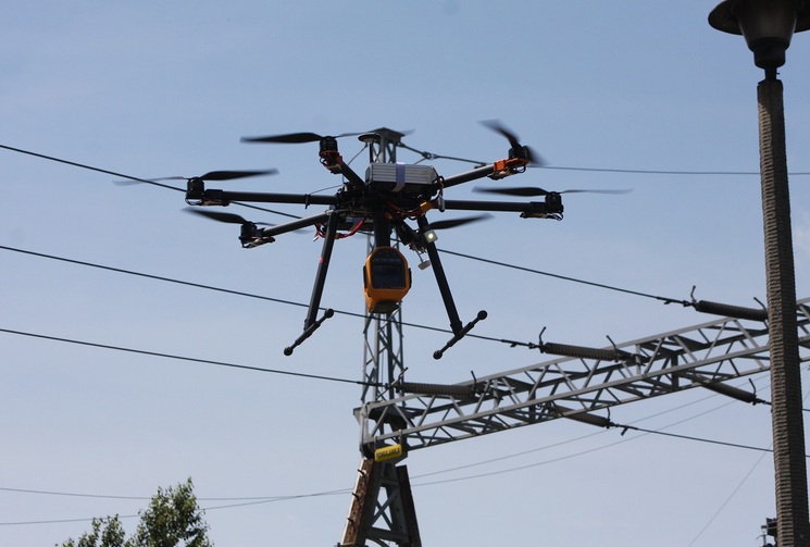 Drony w elektroenergetyce