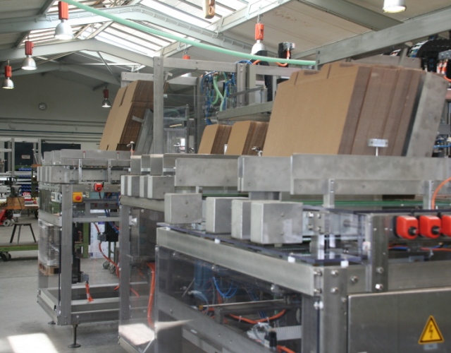 Magazyn i podawanie kartonów