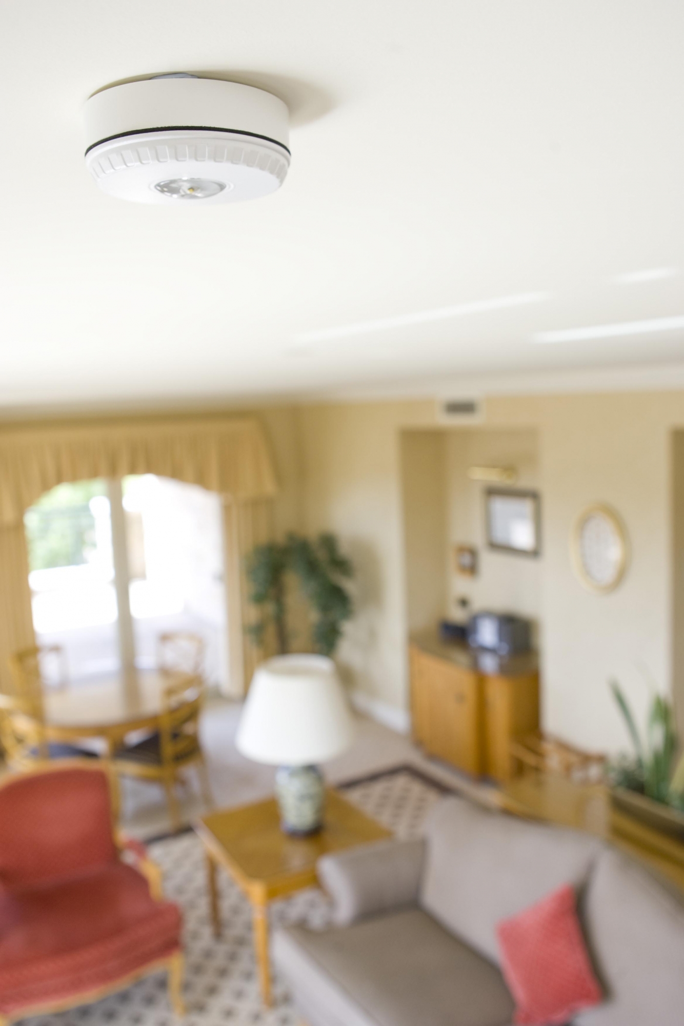 Gama Sygnalizatorów Optycznych (Visual Alarm Devices) Marki Eaton zdobyła najwyższy certyfikat bezpieczeństwa w Polsce