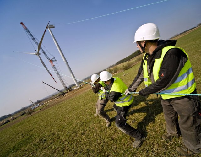 Prace konstrukcyjne w parku wiatrowym Suwałki