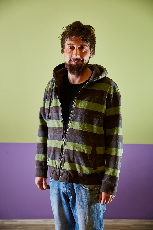 Adam Jędrzejczak jako Michał Kozłowski w programie "Kryptonim Szef”