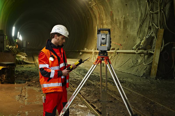 Tachimetr elektroniczny Trimble S8