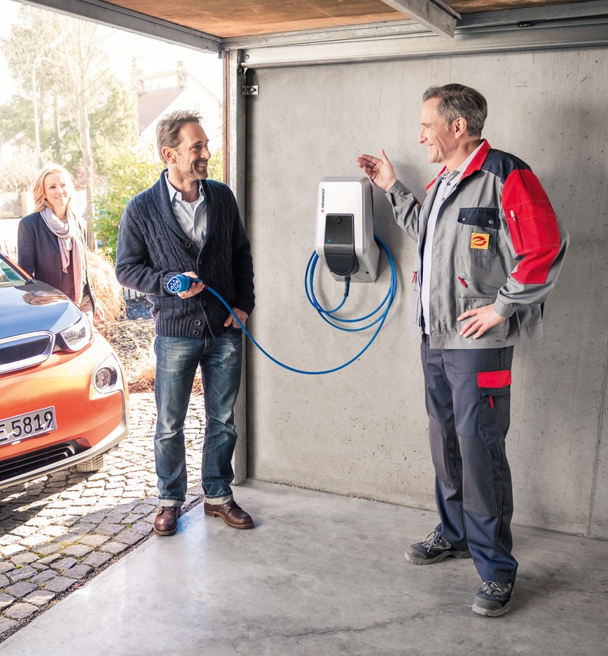 Przykład stacji ładowania zainstalowanej w garażu.(Fot.:Mennekes)