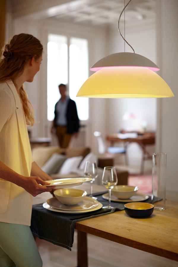 Oświetlamy dom na święta. Jak wybrać lampy LED?