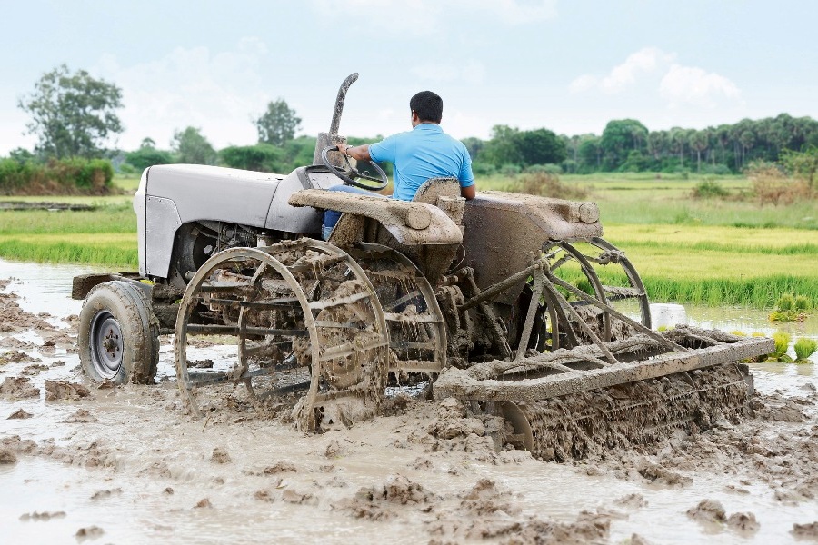 EHC8 – nowe elektrohydrauliczne sterowanie podnośnikami w ciągnikach rolniczych